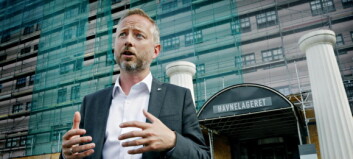 Krever at Stortinget behandler den midlertidige bevæpningen av politiet Krever at Stortinget behandler den midlertidige bevæpningen av politiet