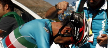 Nibali diskvalifisert fra Vuelta a España - fikk drahjelp av lagbil Nibali diskvalifisert fra Vuelta a España - fikk drahjelp av lagbil