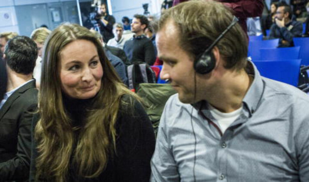 STØTTESPILLERNE: Mor Lene Cecilie og far Hans Erik fulgte spent med fra salen da sønnen Martin ble presentert som ny Real Madrid-spiller i vinter. Foto: Christian Roth Christensen STØTTESPILLERNE: Mor Lene Cecilie og far Hans Erik fulgte spent med fra salen da sønnen Martin ble presentert som ny Real Madrid-spiller i vinter. Foto: Christian Roth Christensen