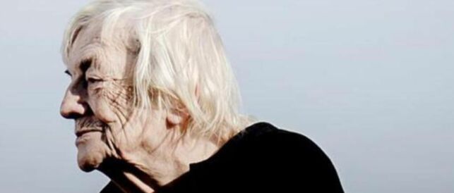 image: Margit Sandemo (91) gleder seg over stadige besøk av sin avdøde ektemann