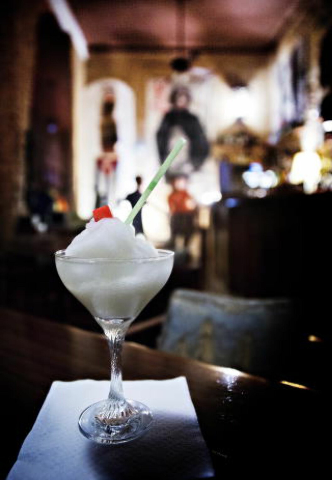<strong>CUBANSKE DRINKER:</strong> På Madrigal i 17. gate i Vedado, kan du nyte en daiquiri. Foto: NINA HANSEN <strong>CUBANSKE DRINKER:</strong> På Madrigal i 17. gate i Vedado, kan du nyte en daiquiri. Foto: NINA HANSEN