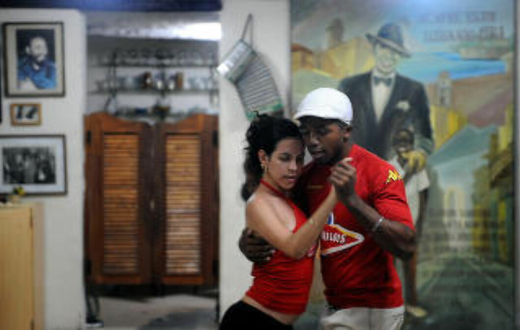 <strong>SALSAPARADIS:</strong> Salsa eller andre latinamerikanske rytmer strømmer ut fra både barer og spisesteder. Foto: RODRIGO ARANGUA / AFP PHOTO / NTB SCANPIX <strong>SALSAPARADIS:</strong> Salsa eller andre latinamerikanske rytmer strømmer ut fra både barer og spisesteder. Foto: RODRIGO ARANGUA / AFP PHOTO / NTB SCANPIX