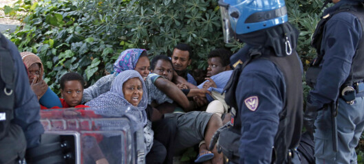 EU-landene er enige om å ta over 40 000 flyktninger fra Italia og Hellas EU-landene er enige om å ta over 40 000 flyktninger fra Italia og Hellas