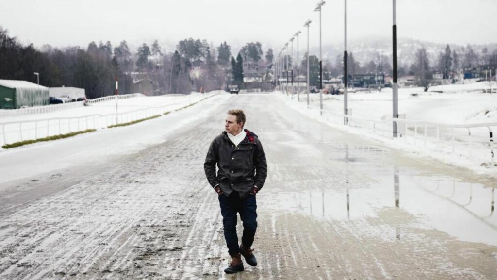 TILBAKE: Norges beste jockey Espen Ski er på vei tilbake til livet. For halvannet år siden styrtet han i et løp på Øvrevoll galoppbane og ble alvorlig skadet. FOTO: MORTEN RAKKE TILBAKE: Norges beste jockey Espen Ski er på vei tilbake til livet. For halvannet år siden styrtet han i et løp på Øvrevoll galoppbane og ble alvorlig skadet. FOTO: MORTEN RAKKE