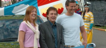 Siri (39) har solgt bilen hun fikk av Sir Paul McCartney Siri (39) har solgt bilen hun fikk av Sir Paul McCartney