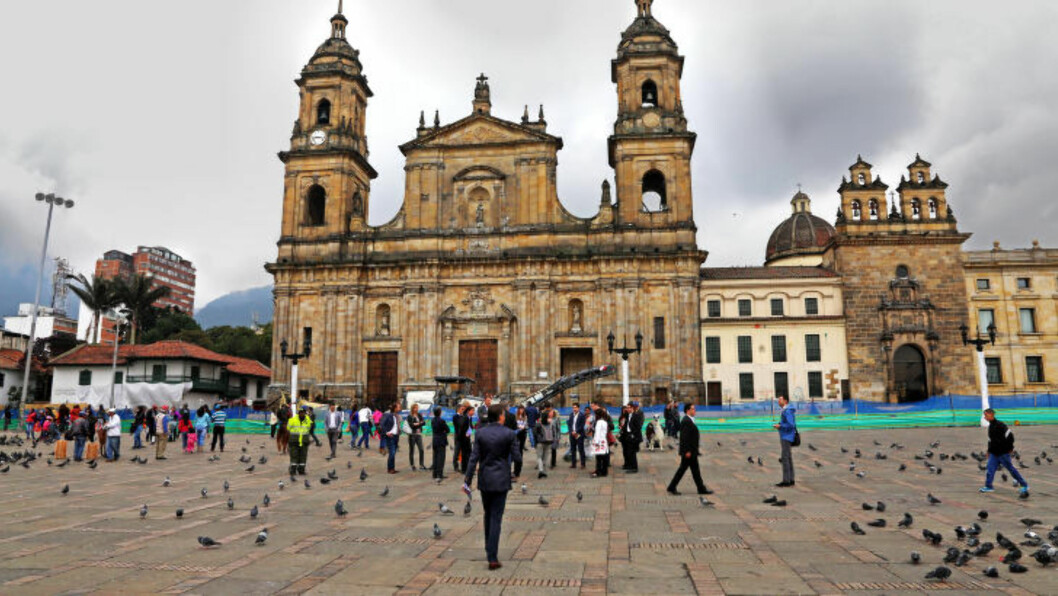 <strong>SENTRUM:</strong> Plaza de Bolivar er selve symbolet på sentrum i Bogota. Plassen med de spansk- og portugisiskinspirerte bygningene ble utropt som nasjonalmonument i 1994. Foto: EIVIND PEDERSEN <strong>SENTRUM:</strong> Plaza de Bolivar er selve symbolet på sentrum i Bogota. Plassen med de spansk- og portugisiskinspirerte bygningene ble utropt som nasjonalmonument i 1994. Foto: EIVIND PEDERSEN