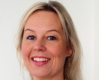 <strong>HØYE KRAV:</strong> Hva hjelper det om skolen formidler at ungdommen bør senke kravene, hvis det motsatte formidles resten av døgnet, spør Monica Lien. <strong>HØYE KRAV:</strong> Hva hjelper det om skolen formidler at ungdommen bør senke kravene, hvis det motsatte formidles resten av døgnet, spør Monica Lien.