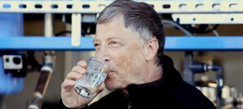 Her drikker Bill Gates vann laget av menneskelig avføring Her drikker Bill Gates vann laget av menneskelig avføring