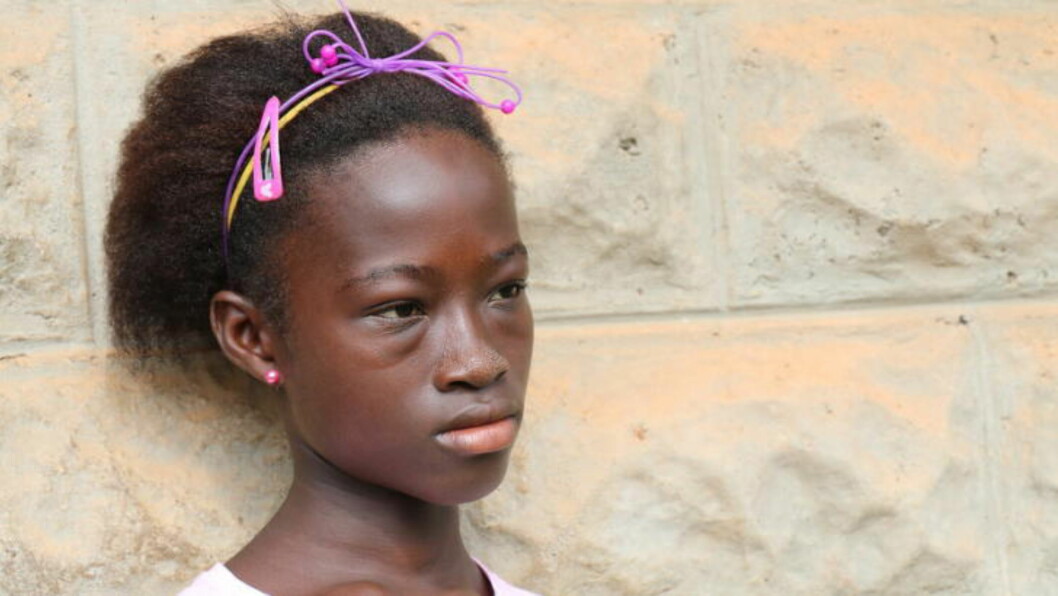 HELT ALENE: Tolv år gamle Ijiatu fra Sierra Leone levde med faren sin. Nå er han død av ebola-viruset. Foto: Plan Norge HELT ALENE: Tolv år gamle Ijiatu fra Sierra Leone levde med faren sin. Nå er han død av ebola-viruset. Foto: Plan Norge
