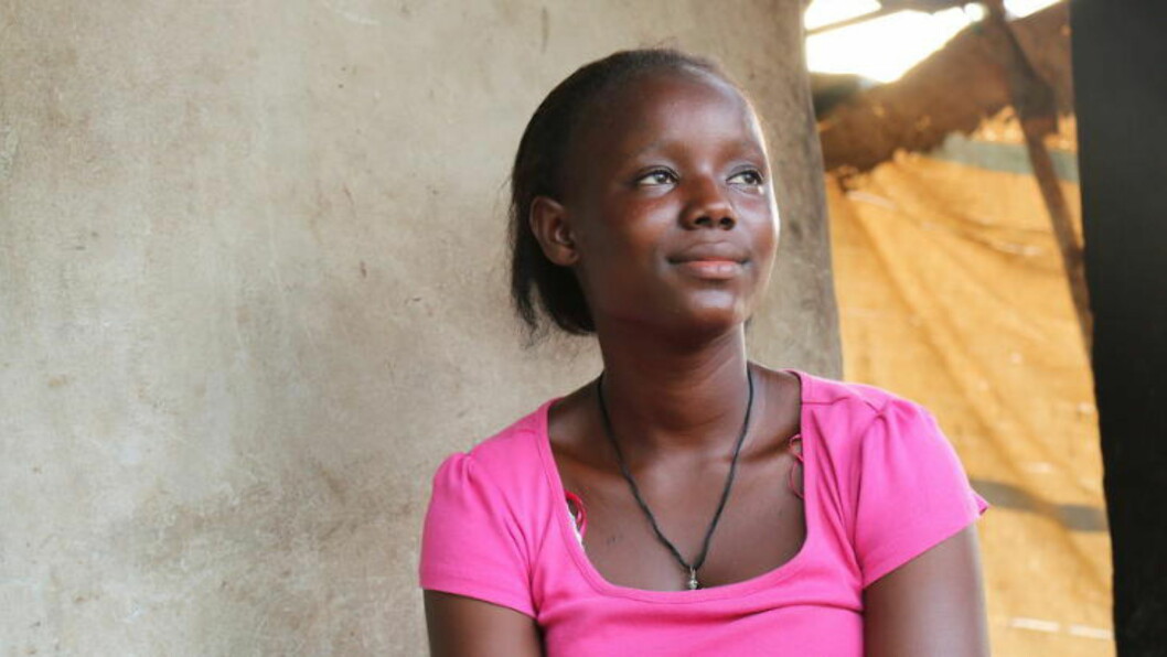 MISTET HELE FAMILIEN: 16 år gamle Abibatu mistet to brødre, mor og far i ebola-epidemien i Vest-Afrika. Foto: Plan Norge MISTET HELE FAMILIEN: 16 år gamle Abibatu mistet to brødre, mor og far i ebola-epidemien i Vest-Afrika. Foto: Plan Norge
