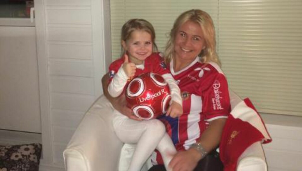 TIPP TOPP, TOMMEL OPP: Det er kun ett lag for Ynwa. Foto: Privat TIPP TOPP, TOMMEL OPP: Det er kun ett lag for Ynwa. Foto: Privat