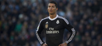 Ronaldo utestenges i to kamper etter slag og spark Ronaldo utestenges i to kamper etter slag og spark