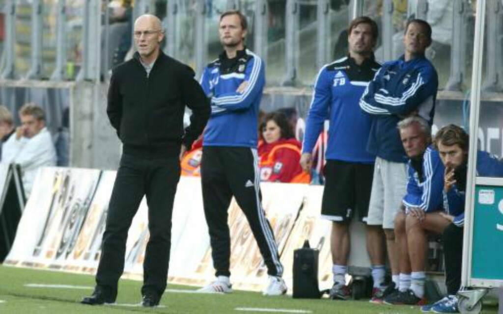 CRAZY: Bob Bradley synes nesten det ble litt mye da hans Stabæk og motstander Start til sammen scoret fem mål de siste 45 minuttene. Foto: Tor Erik Schrøder / NTB Scanpix CRAZY: Bob Bradley synes nesten det ble litt mye da hans Stabæk og motstander Start til sammen scoret fem mål de siste 45 minuttene. Foto: Tor Erik Schrøder / NTB Scanpix