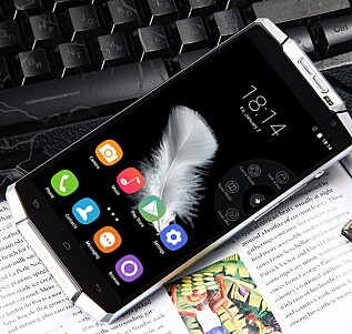 Mobilen som lover deg 10-15 dagers batteritid Mobilen som lover deg 10-15 dagers batteritid