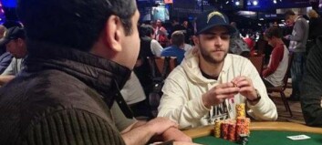 Felix (23) kjemper om 60 millioner kroner i poker-VM Felix (23) kjemper om 60 millioner kroner i poker-VM