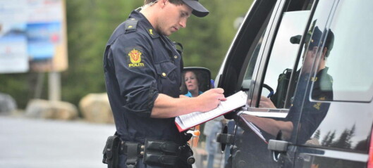 Politiet driver rundspørring av alle som skal inn og ut av hytteområdet Politiet driver rundspørring av alle som skal inn og ut av hytteområdet