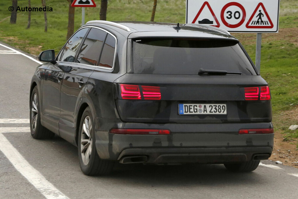 KLASSISKE LINJER: Sin tradisjon tro vil ikke nye Q7 overraske de som kjente forgjengeren... Foto: AUTOMEDIA KLASSISKE LINJER: Sin tradisjon tro vil ikke nye Q7 overraske de som kjente forgjengeren... Foto: AUTOMEDIA