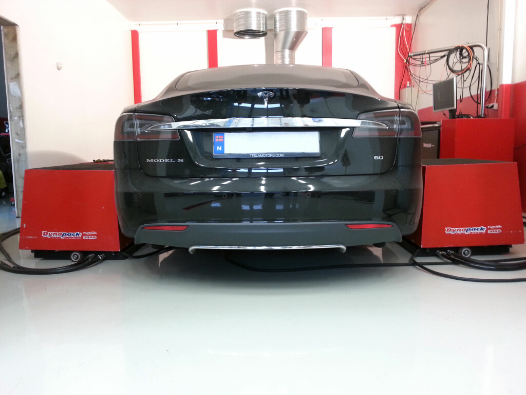 OVERBEVIST: Tesla har greid å overbevise noen av de mest kresne kjøpergruppene. Foto: KAJ ALVER / AUTOFIL OVERBEVIST: Tesla har greid å overbevise noen av de mest kresne kjøpergruppene. Foto: KAJ ALVER / AUTOFIL