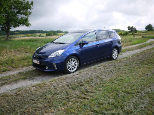 NEST BEST: Toyota Prius+ Seven har sju seter og god drivstoff-økonomi. Dermed har den blitt kjøpt av mange taxisjåfører. Foto: LORD ARNSTEIN LANDSEM NEST BEST: Toyota Prius+ Seven har sju seter og god drivstoff-økonomi. Dermed har den blitt kjøpt av mange taxisjåfører. Foto: LORD ARNSTEIN LANDSEM