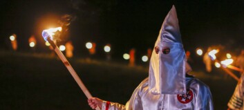 Nå krangler Trump og Clinton om hvem som står nærmest Ku Klux Klan Nå krangler Trump og Clinton om hvem som står nærmest Ku Klux Klan