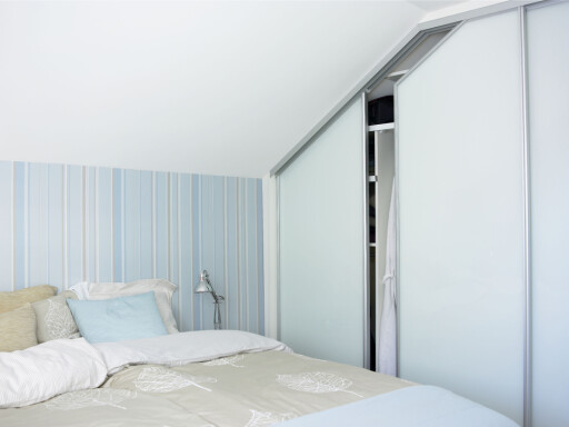 Dybde skyvedørsgarderobe Dybde skyvedørsgarderobe