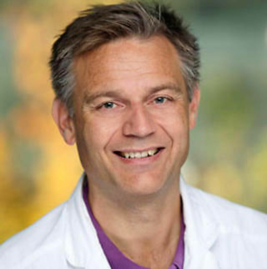 SPESIALIST CHRISTIAN BUSCH: Har sagt nei til mange som ønsker bukplastikk. SPESIALIST CHRISTIAN BUSCH: Har sagt nei til mange som ønsker bukplastikk.