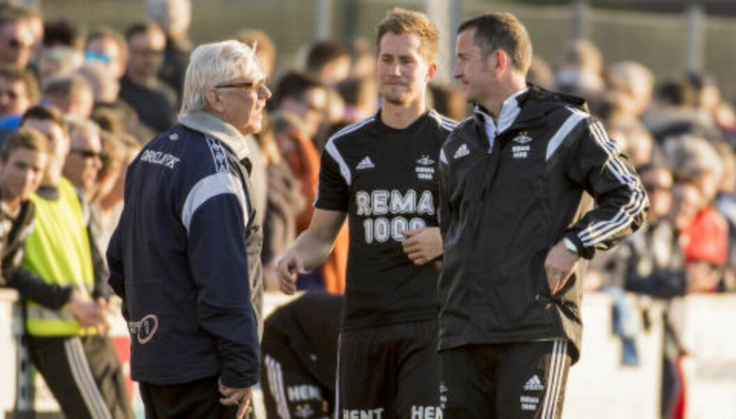 <strong>KLAR TALE:</strong> RBK-boss Per Joar Hansen ble forbanna da han fikk høre om hendelsen i København, men roet seg da han fikk vite mer. Her sammen med Orkla-trener Nils Arne Eggen og Morten Gamst Pedersen i går. Foto: Ned Alley / NTB Scanpix <strong>KLAR TALE:</strong> RBK-boss Per Joar Hansen ble forbanna da han fikk høre om hendelsen i København, men roet seg da han fikk vite mer. Her sammen med Orkla-trener Nils Arne Eggen og Morten Gamst Pedersen i går. Foto: Ned Alley / NTB Scanpix