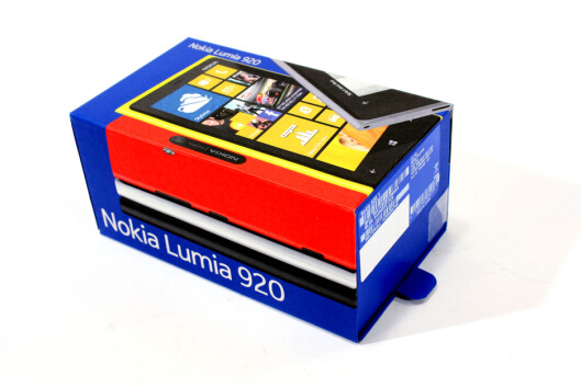 <strong>IKKE OPTIMALT:</strong> Nokia Lumia 920 lovet så mye, og holder mye av det. Men vekten og størrelsen ødelegger noe av moroa. Foto: Ole Petter Baugerød Stokke <strong>IKKE OPTIMALT:</strong> Nokia Lumia 920 lovet så mye, og holder mye av det. Men vekten og størrelsen ødelegger noe av moroa. Foto: Ole Petter Baugerød Stokke