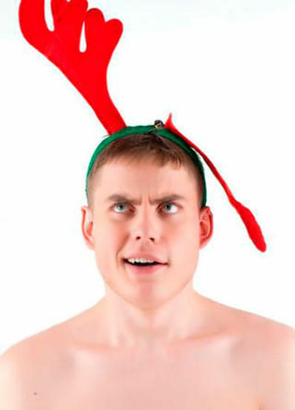 RUDOLF ER IKKE RØD PÅ NESEN: Og han sliter litt med horna... God jul! Foto: Shutterstock.com RUDOLF ER IKKE RØD PÅ NESEN: Og han sliter litt med horna... God jul! Foto: Shutterstock.com