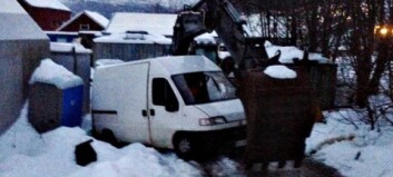 Slipper løs innesperret varebil etter 29 timer Slipper løs innesperret varebil etter 29 timer