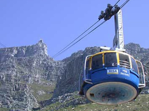 Et av stedene du kan stemme på er Table Mountain i Cape Town. Her et bilde av taubanen som du kan ta opp til utsiktspunktet på toppen. Foto: Karoline Brubæk Et av stedene du kan stemme på er Table Mountain i Cape Town. Her et bilde av taubanen som du kan ta opp til utsiktspunktet på toppen. Foto: Karoline Brubæk