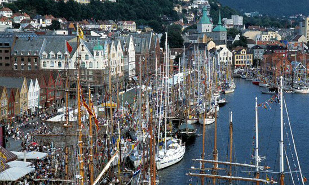 75 skuter er påmeldt i Tall Ships' Races i år. Dette bildet viser forrige arrangement, i 2001. Foto: Per Eide 75 skuter er påmeldt i Tall Ships' Races i år. Dette bildet viser forrige arrangement, i 2001. Foto: Per Eide