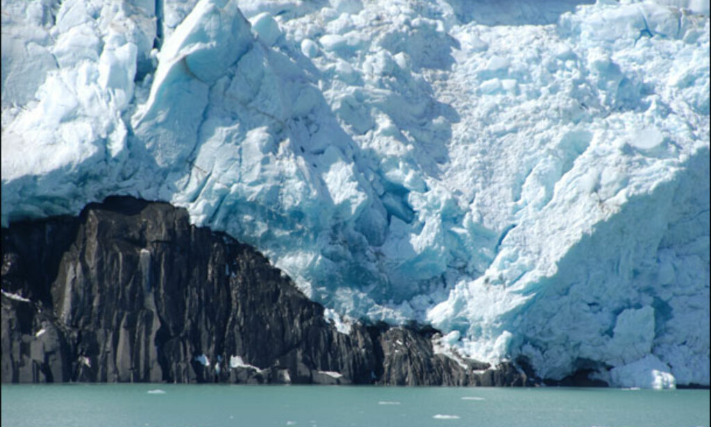 Blåis på vei ut i havet. Foto: Lars Brubæk Blåis på vei ut i havet. Foto: Lars Brubæk