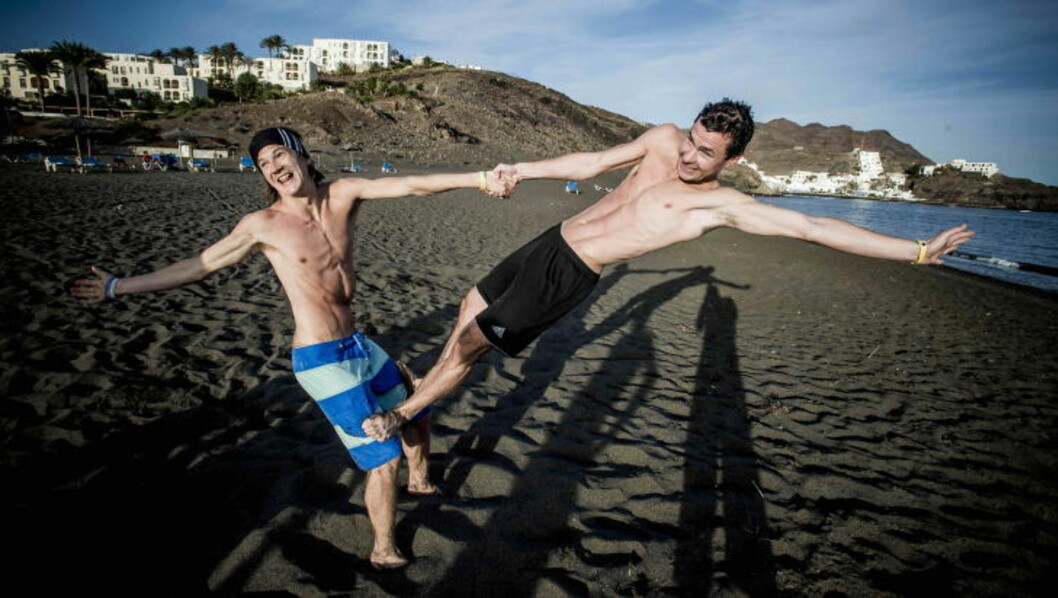 <strong>TOPP TRENT:</strong> Tom Hilde (t.v.) og Anders Jacobsen lar musklene spille på stranda på Fuerteventura. Foto:Thomas Rasmus Skaug / Dagbladet <strong>TOPP TRENT:</strong> Tom Hilde (t.v.) og Anders Jacobsen lar musklene spille på stranda på Fuerteventura. Foto:Thomas Rasmus Skaug / Dagbladet