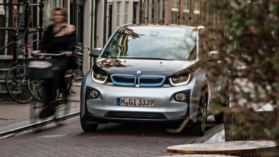 <strong>1000 BILER:</strong> I elbil-vennlige Norge har BMW foreløpig målsetting om å selge ca 1000 i3'er i året. Foto: BMW <strong>1000 BILER:</strong> I elbil-vennlige Norge har BMW foreløpig målsetting om å selge ca 1000 i3'er i året. Foto: BMW