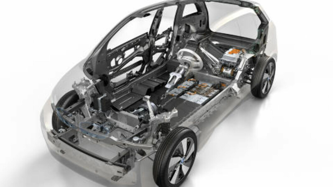 <strong>NYTENKNING:</strong> Med i3 har BMW virkelig utfordret seg selv og funnet nye veier både i konstruksjon og materialvalg. <strong>NYTENKNING:</strong> Med i3 har BMW virkelig utfordret seg selv og funnet nye veier både i konstruksjon og materialvalg.