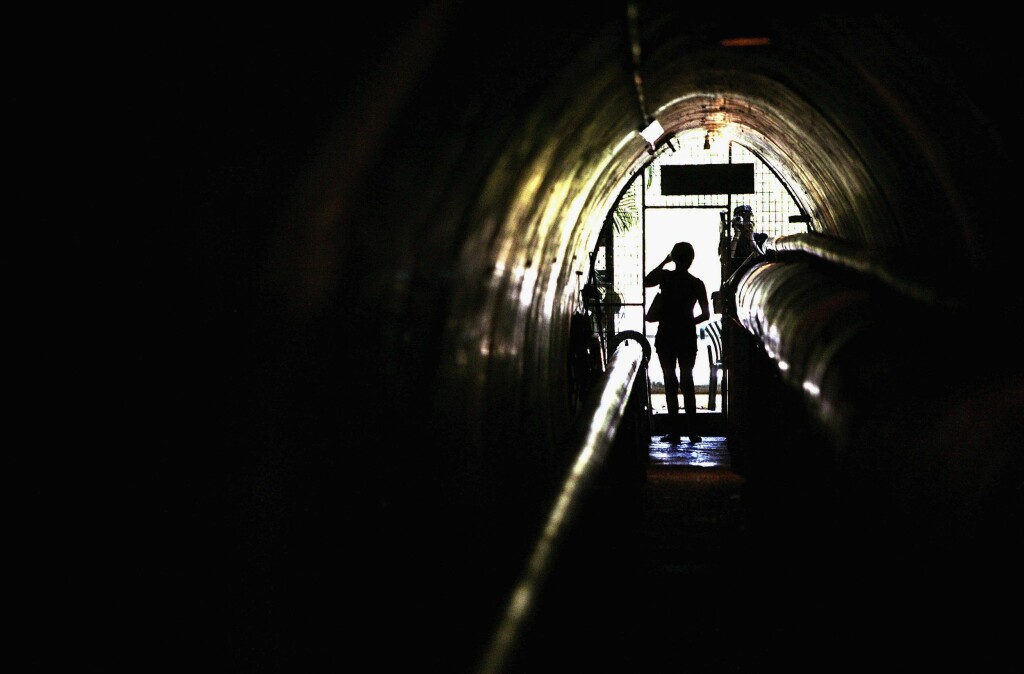 Tunneler gravd ut for hånd i sandstein under andre verdenskrig, er åpnet for turister i Darwin, Australia. Foto: All Over Press/Ian Waldie Tunneler gravd ut for hånd i sandstein under andre verdenskrig, er åpnet for turister i Darwin, Australia. Foto: All Over Press/Ian Waldie