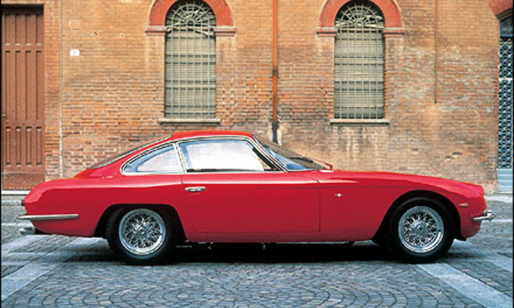 350 GT ble drevet av en V12 motor som kunne yte 280 hestekrefter. 350 GT ble drevet av en V12 motor som kunne yte 280 hestekrefter.
