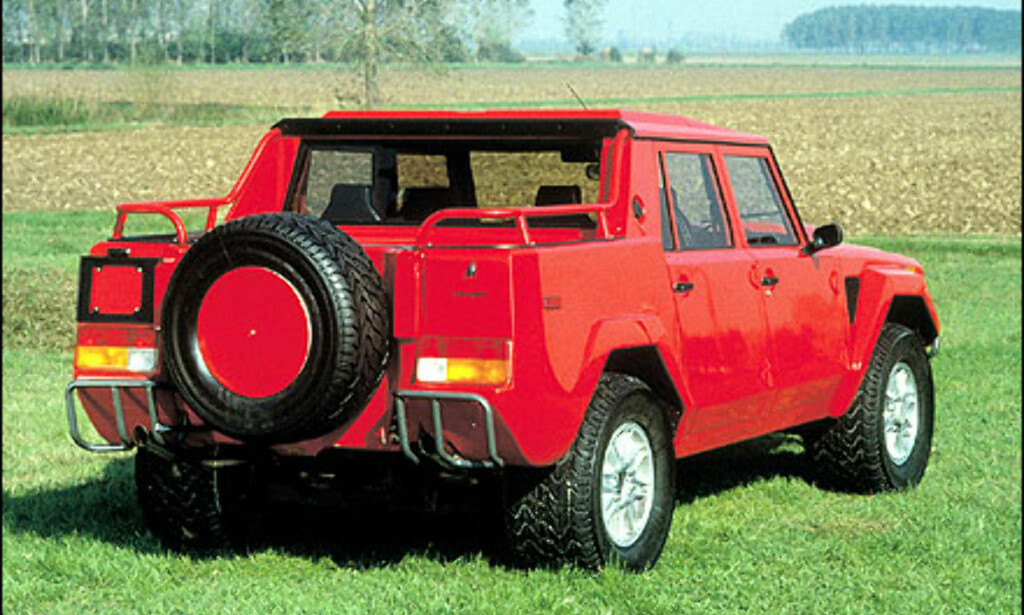 LM002 har en V12 i fronten. LM002 har en V12 i fronten.