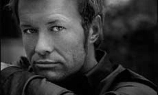 Magne Furuholmen og Nils Petter Molvær har skrevet et bestillingsverk til Frozen Waterfall Concerts 2004. Magne Furuholmen og Nils Petter Molvær har skrevet et bestillingsverk til Frozen Waterfall Concerts 2004.