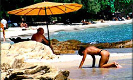 En klesdrakt for strandbruk, og en for landbruk. Foto fra Thailand: Dag Scheve En klesdrakt for strandbruk, og en for landbruk. Foto fra Thailand: Dag Scheve