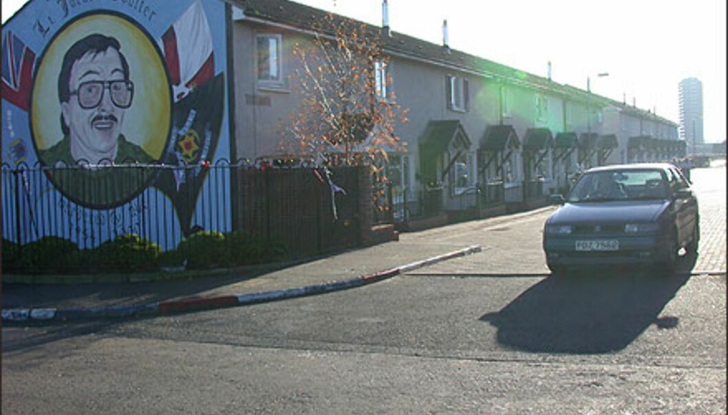 <strong>BELFAST:</strong> Unionistbydelen i Belfast markerer seg med veggmalerier. Legg merke til de Union Jack-fargede brosteinen. <strong>BELFAST:</strong> Unionistbydelen i Belfast markerer seg med veggmalerier. Legg merke til de Union Jack-fargede brosteinen.