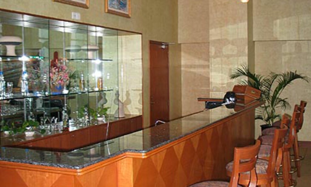 Pacific Club for VIPene ved Sutera Harbour. Her nytes coctailene med stil. Pacific Club for VIPene ved Sutera Harbour. Her nytes coctailene med stil.