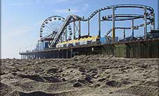 Karuseller, berg- og dalbaner og pariserhjul på Santa Monica Pier. Foto: Brlf Karuseller, berg- og dalbaner og pariserhjul på Santa Monica Pier. Foto: Brlf