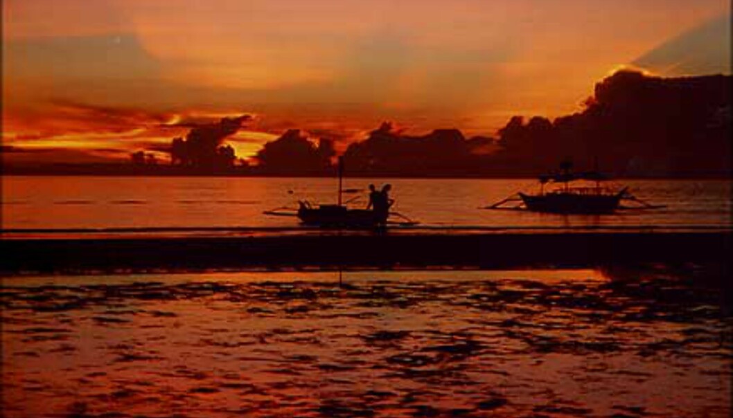 En gitrende dag avsluttes med en perfekt solnedgang. White Beach, Boracay, Filippinene.<br />
Foto: Solveig Eriksen Foto: Solveig Eriksen En gitrende dag avsluttes med en perfekt solnedgang. White Beach, Boracay, Filippinene.<br />
Foto: Solveig Eriksen Foto: Solveig Eriksen