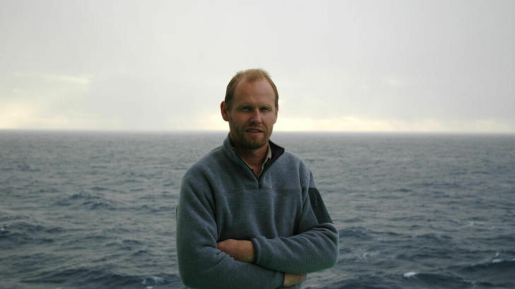 VARSLER OM NYTT LAND: Professor Rolf Birger Pedersen ved ved Senter for geobiologi ved Universitetet i Bergen forteller at det bare er et tidsspørsmål før en ny øygruppe dukker opp i norsk farvann. Pedersen har jobbet med området siden 1997. Til Bergens Tidende sier han at arbeidet har vært så spennende at det kunne ha fungert som sakte-TV. Foto: Universitetet i Bergen VARSLER OM NYTT LAND: Professor Rolf Birger Pedersen ved ved Senter for geobiologi ved Universitetet i Bergen forteller at det bare er et tidsspørsmål før en ny øygruppe dukker opp i norsk farvann. Pedersen har jobbet med området siden 1997. Til Bergens Tidende sier han at arbeidet har vært så spennende at det kunne ha fungert som sakte-TV. Foto: Universitetet i Bergen