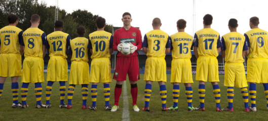 Messi, Beckham, Pelé og Maradona spiller på Farnborough FC Messi, Beckham, Pelé og Maradona spiller på Farnborough FC