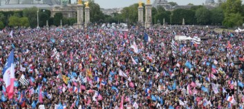 150 000 demonstrerte mot homo-ekteskap i Paris 150 000 demonstrerte mot homo-ekteskap i Paris