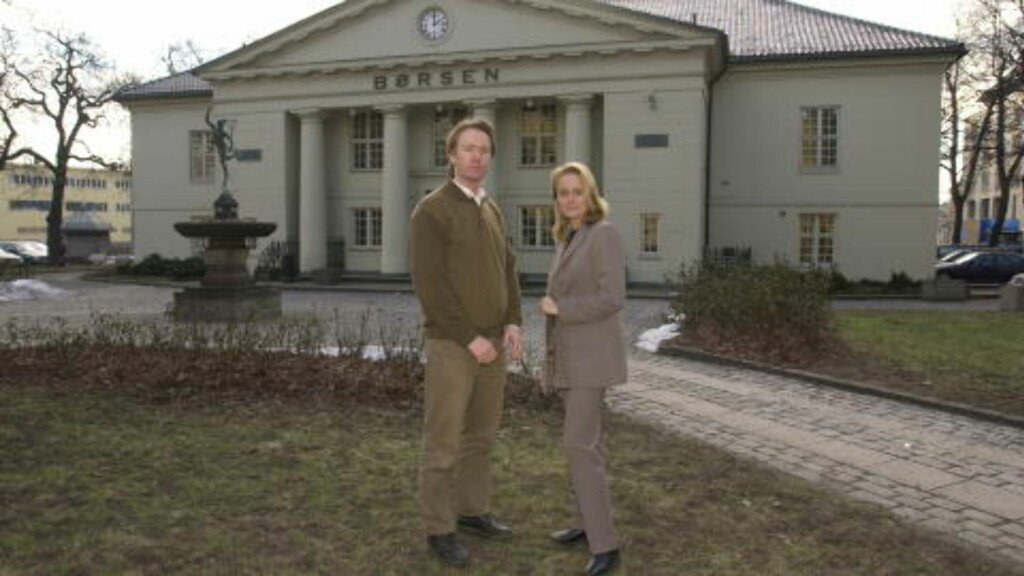 AKSJER ELLER FOND: Forsker og eks-forvalter Jon Mjølhus (her sammen med Tonje Grave) mener norske eiendomsfond har flere kroniske svakheter og anbefaler heller aksjer. Foto EIK/ROBERT S. Dagbladet AKSJER ELLER FOND: Forsker og eks-forvalter Jon Mjølhus (her sammen med Tonje Grave) mener norske eiendomsfond har flere kroniske svakheter og anbefaler heller aksjer. Foto EIK/ROBERT S. Dagbladet