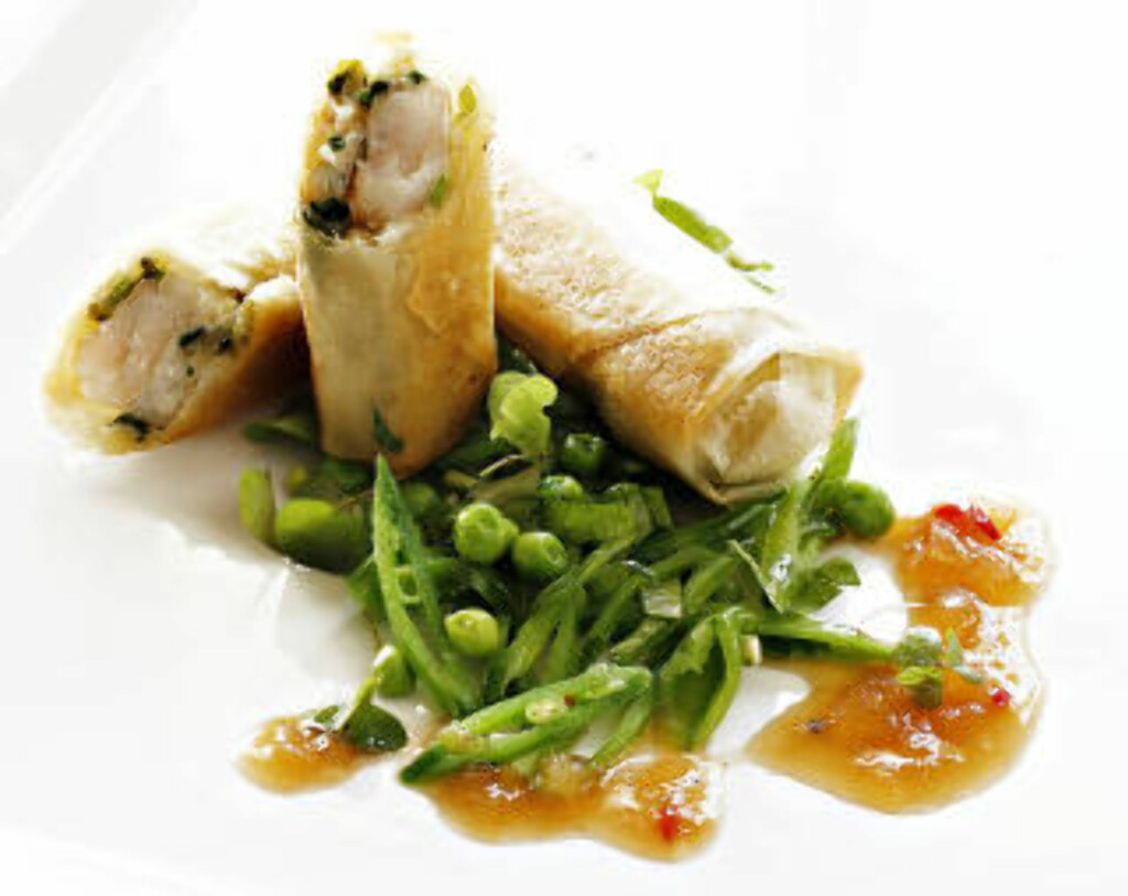 SEIRULL: Smaken av seibiff i filodeig, servert med sursøt rabarbrasaus. Foto: OLE C.H. THOMASSEN SEIRULL: Smaken av seibiff i filodeig, servert med sursøt rabarbrasaus. Foto: OLE C.H. THOMASSEN